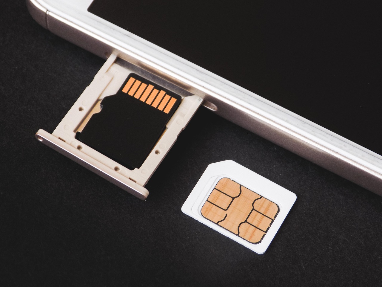 法人契約で選ぶ人格安SIMの通話付きSIMのメリットは？